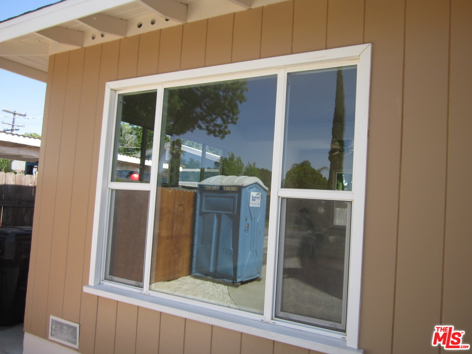 4876 Beatty Drive Riverside, CA 92506 - Photo 10 of 28