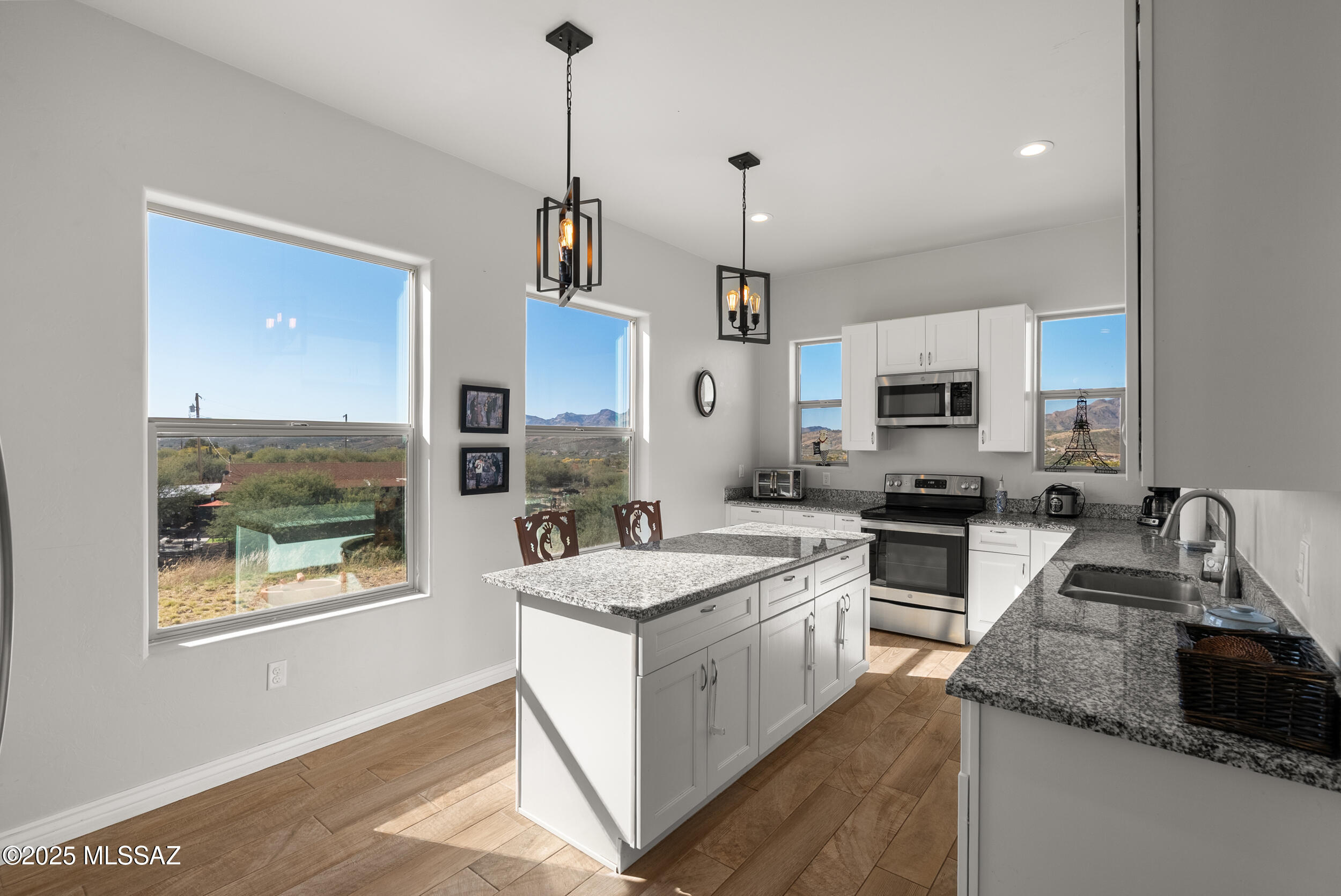 231 Premio Court Rio Rico, AZ 85648 - Photo 10 of 35