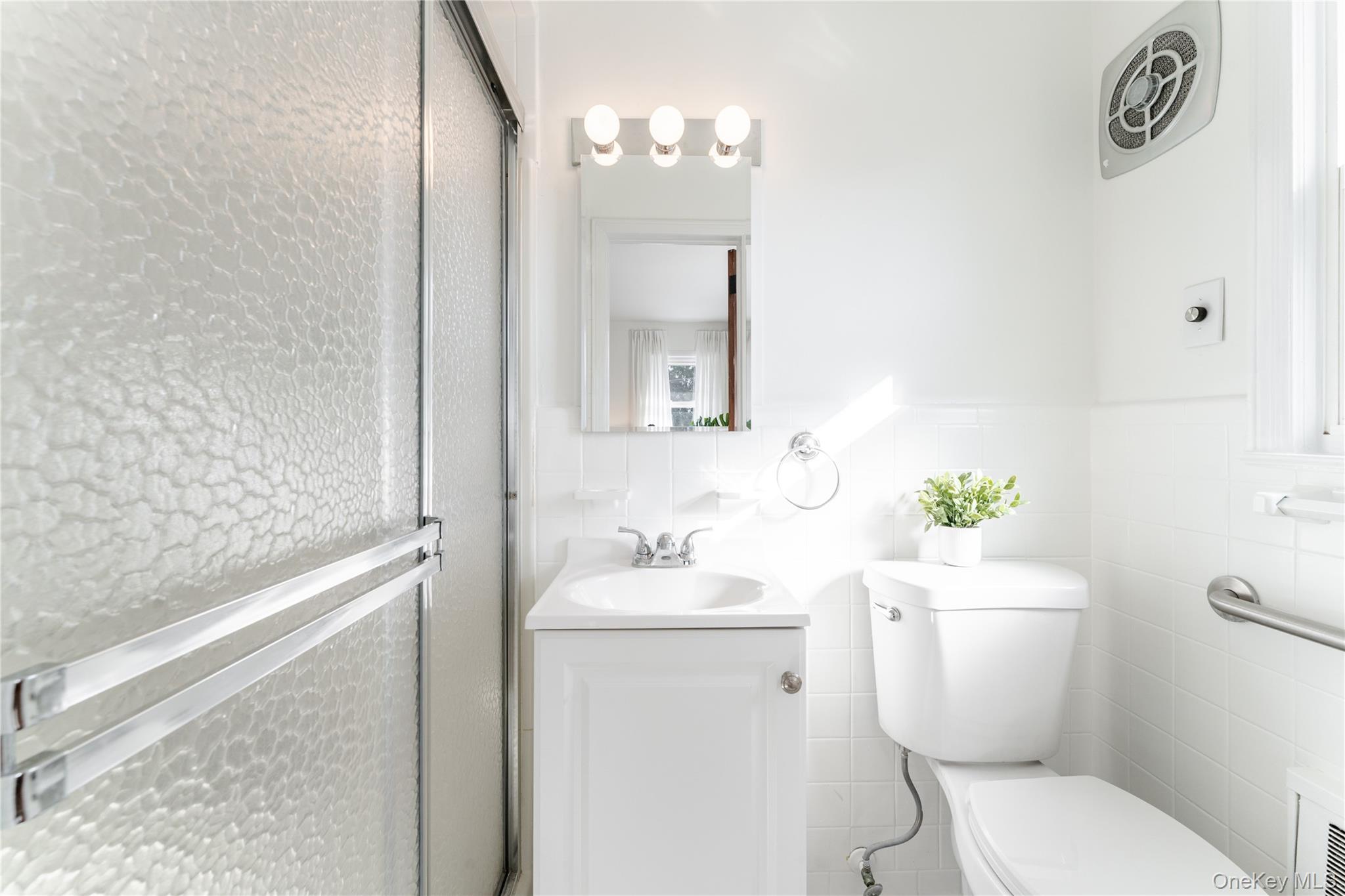 84 Russell Road Garden City, NY 11530 - Photo 11 of 26