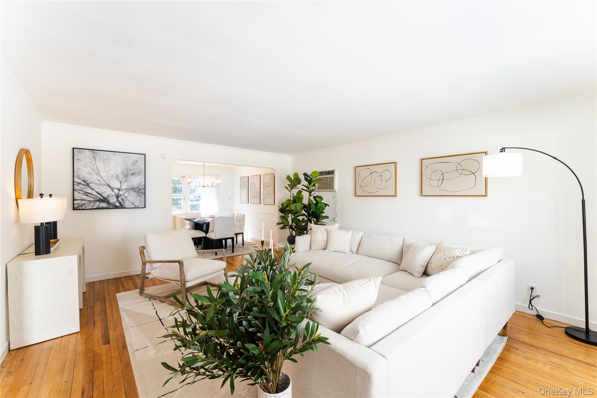 84 Russell Road Garden City, NY 11530 - Photo 6 of 26