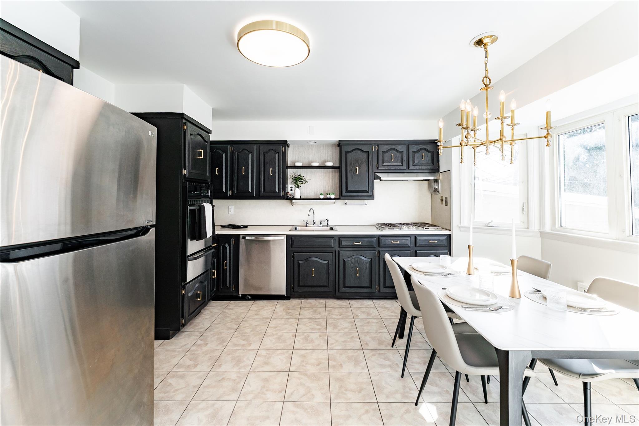 84 Russell Road Garden City, NY 11530 - Photo 8 of 26