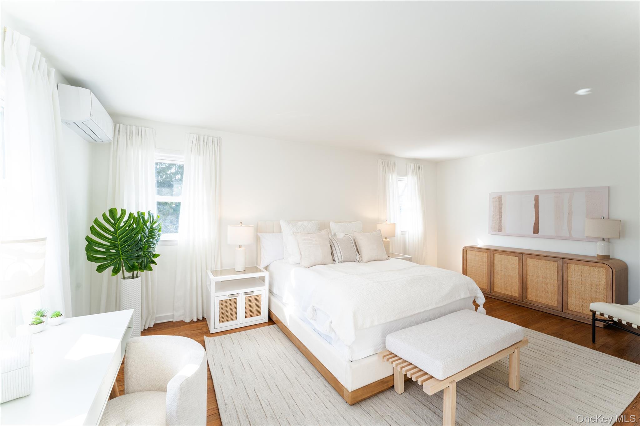 84 Russell Road Garden City, NY 11530 - Photo 10 of 26