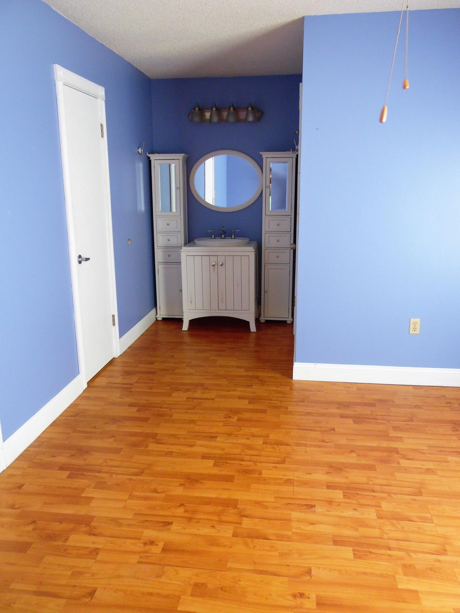2580 Kingston Road Crestview, FL 32536 - Photo 14 of 20 a view of a room with a flat screen tv