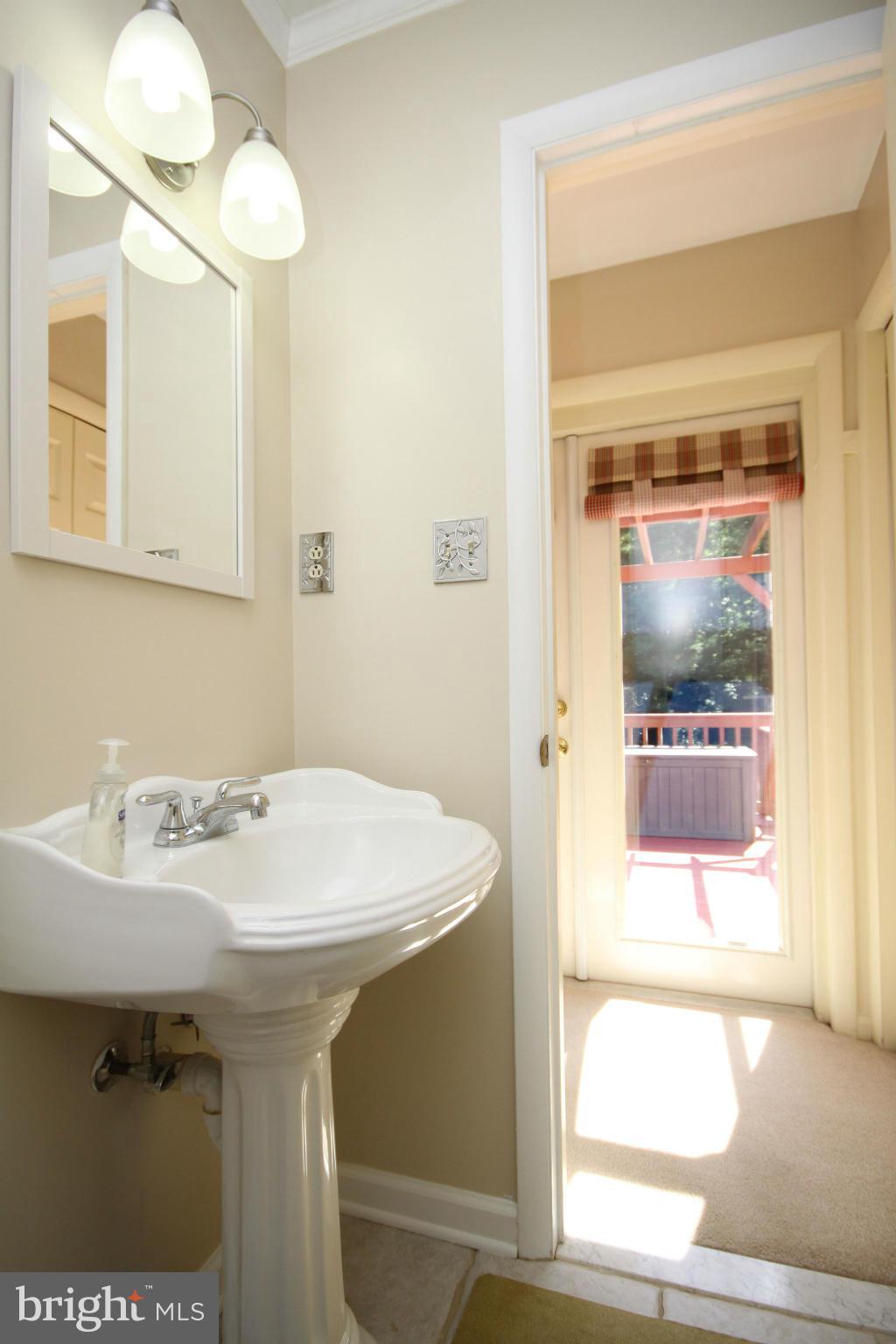 28 Sheridan Road Arnold, MD 21012 - Photo 17 of 30 Bath