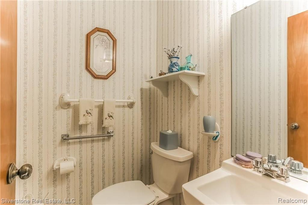 747 Rutgers Road Rochester Hills, MI 48309 - Photo 21 of 49