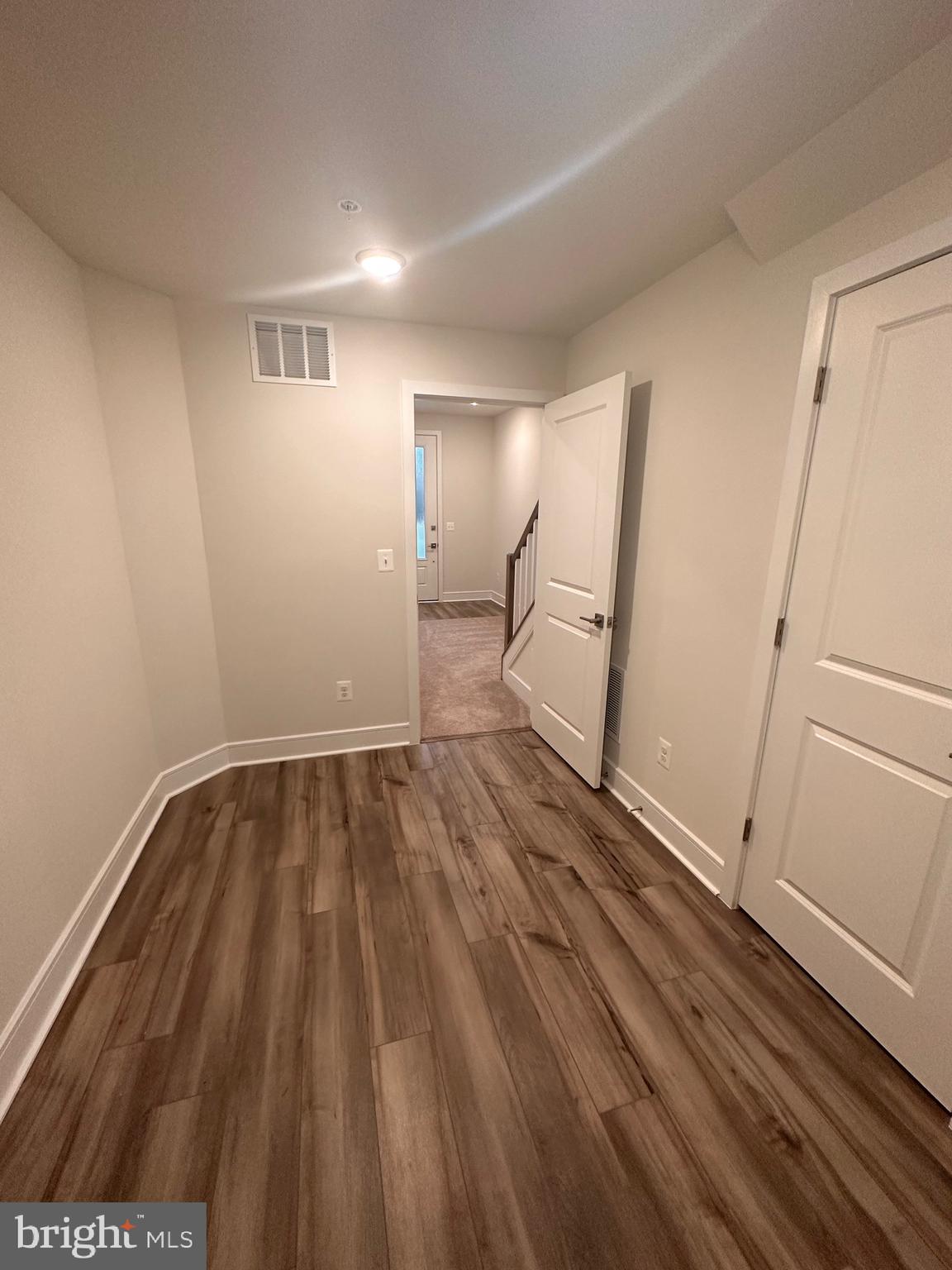 43240 Farringdon Square Ashburn, VA 20148 - Photo 3 of 20