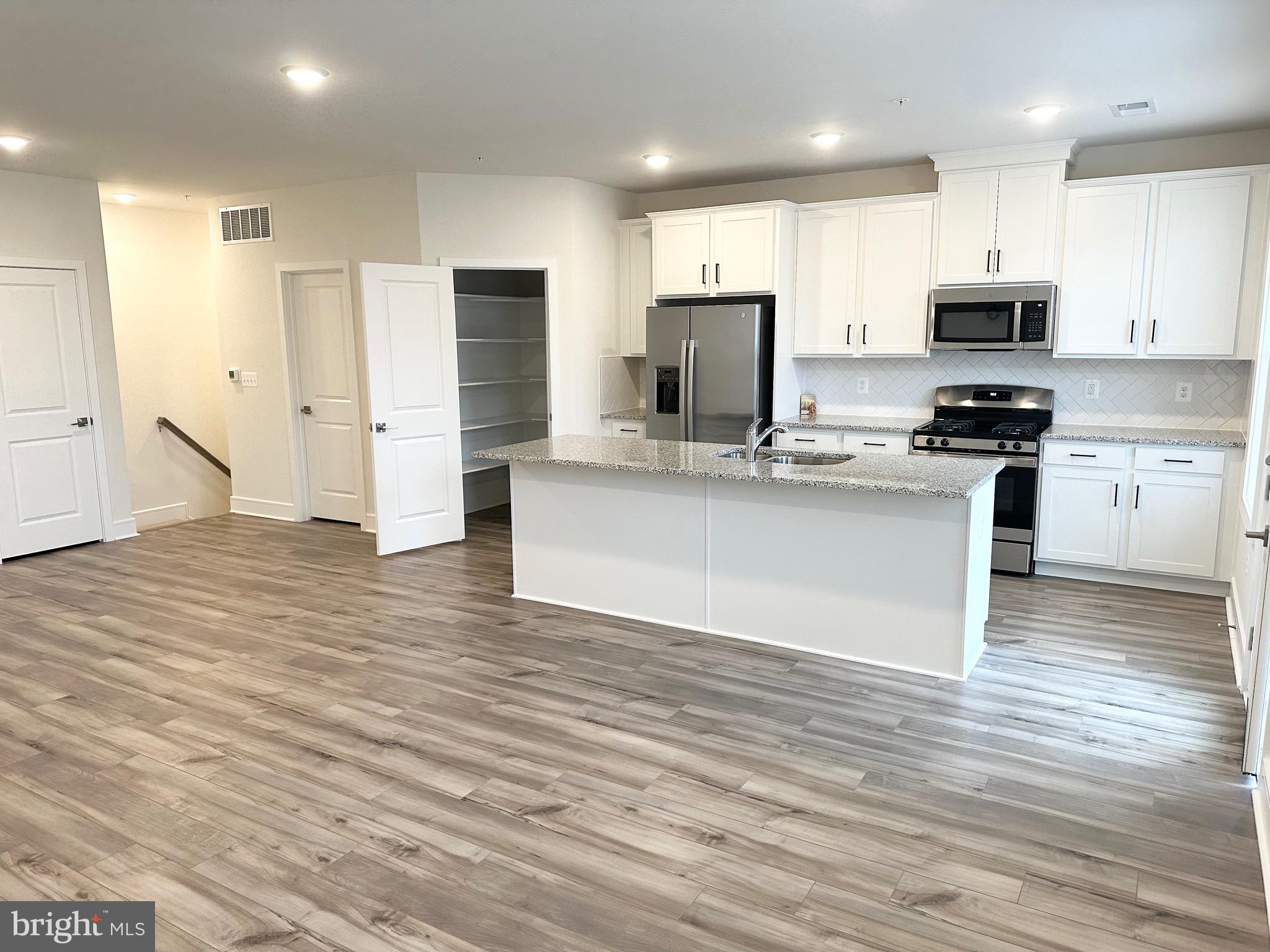 43240 Farringdon Square Ashburn, VA 20148 - Photo 7 of 20