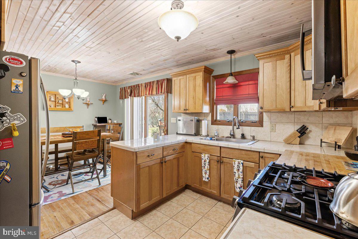 20 Running Brook Road Ewing, NJ 08638 - Photo 18 of 23