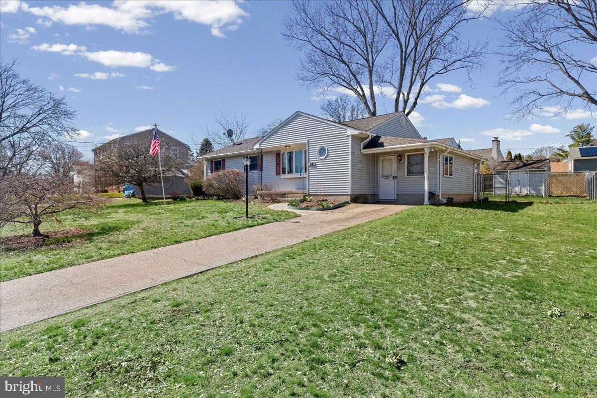 20 Running Brook Road Ewing, NJ 08638 - Photo 2 of 23