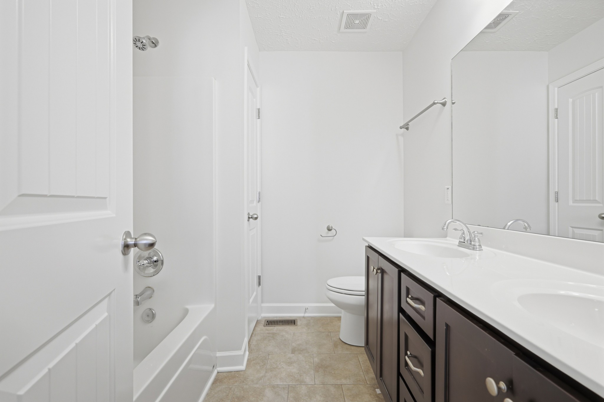 91 Creek Chase Road Manchester, TN 37355 - Photo 6 of 30 a bathroom with a sink a toilet and shower
