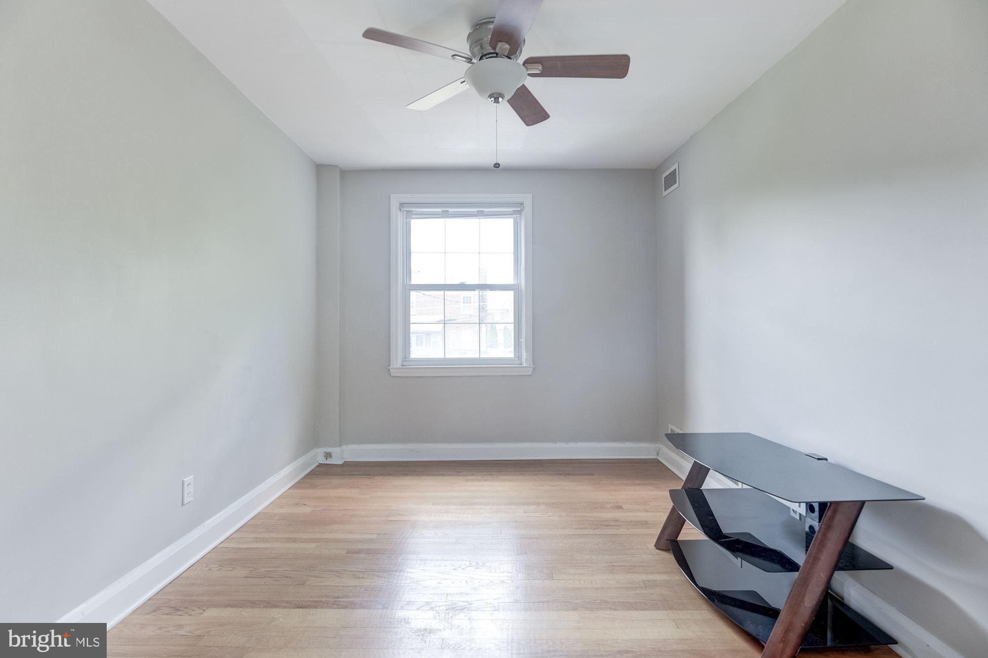318 Lambeth Road Baltimore, MD 21228 - Photo 17 of 28 Bedroom