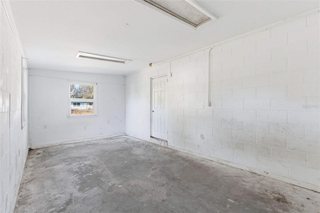 762 Valencia Avenue Orange City, FL 32763 - Photo 29 of 39 a view of an empty room