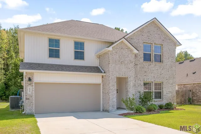 $319,900 | 13218 Fowler Drive, Walker, LA 70785