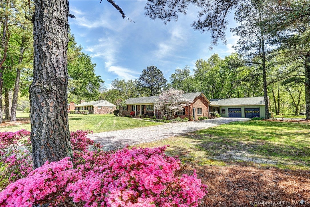 7941 Gregg Road Henrico, VA 23231 - Photo 4 of 35 Gallery Image 4