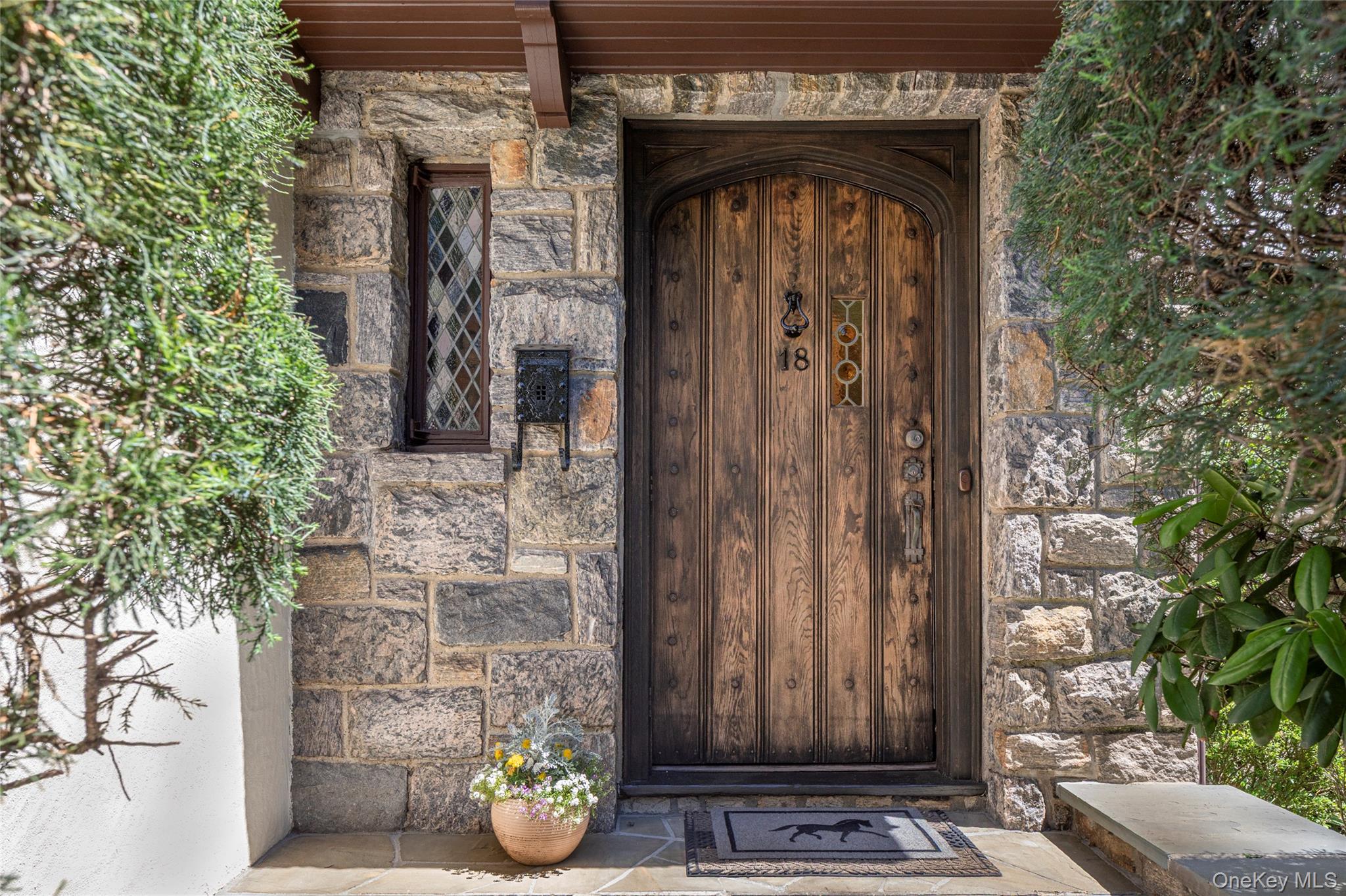 18 Hemlock Road Bronxville, NY 10708 - Photo 2 of 31