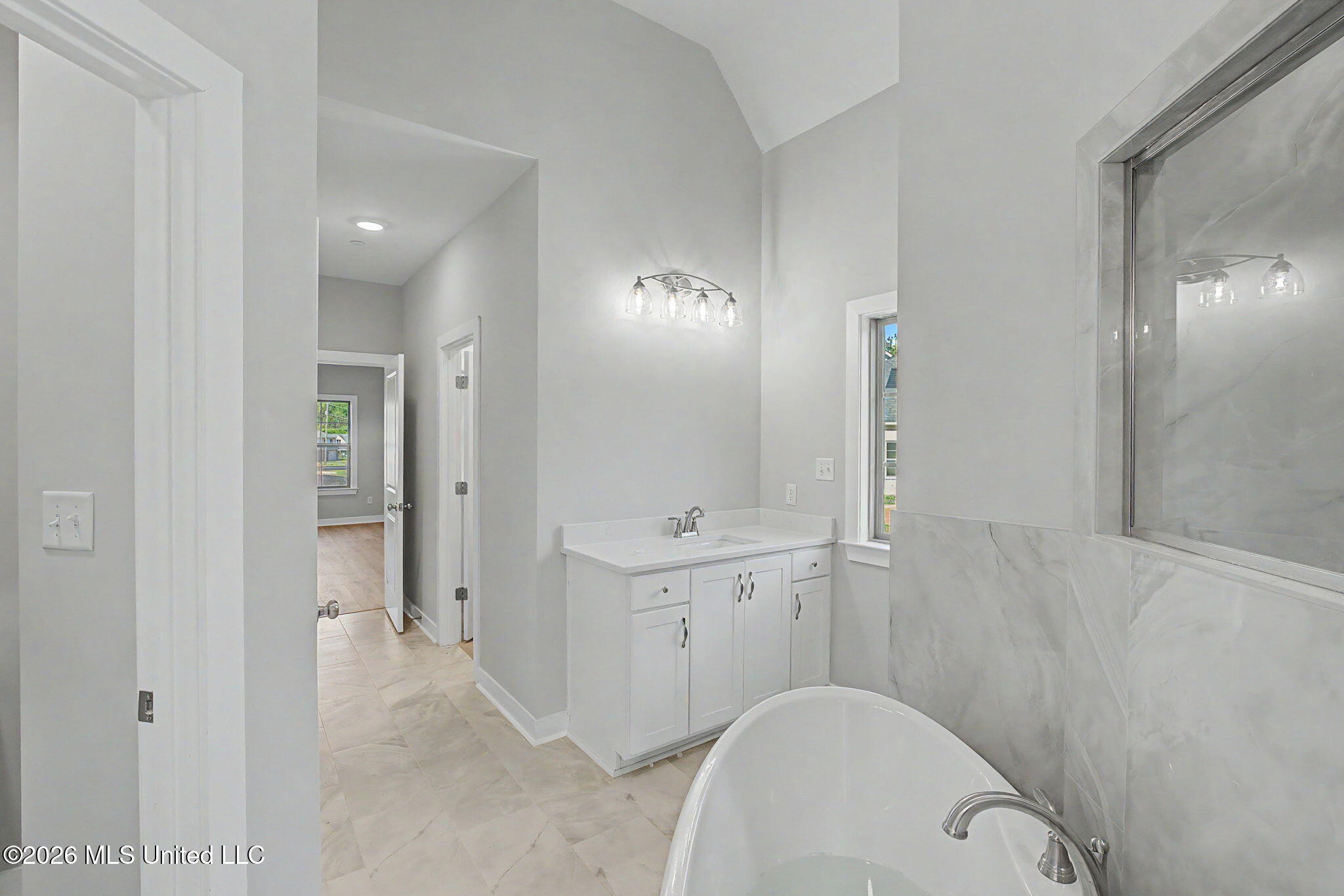 9065 Bennett Trail Hernando, MS 38632 - Photo 15 of 30 Primary Bathroom