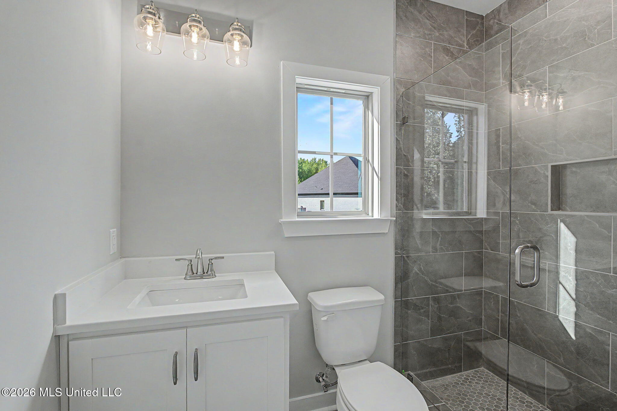9065 Bennett Trail Hernando, MS 38632 - Photo 17 of 30 Bathroom