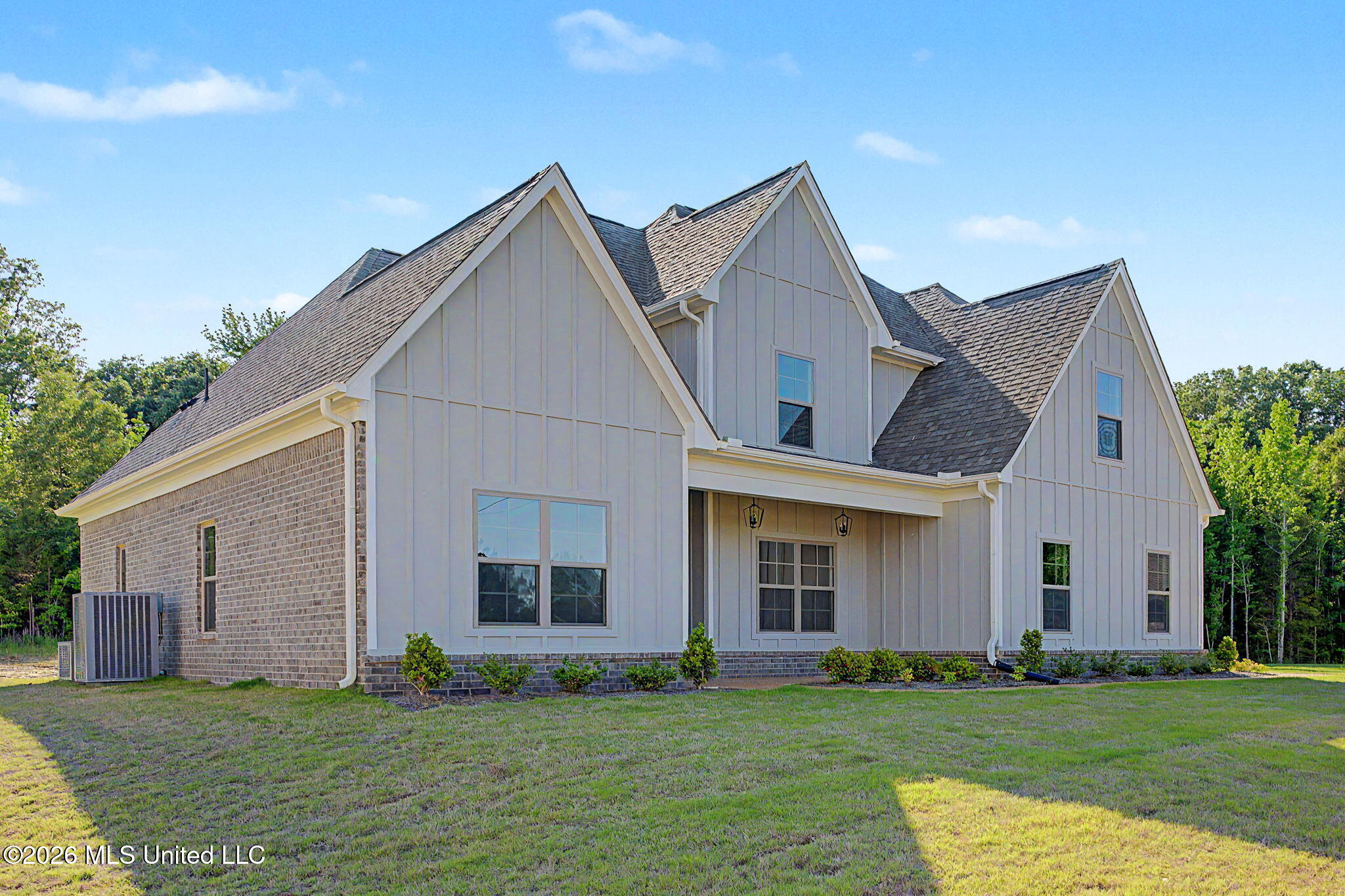 9065 Bennett Trail Hernando, MS 38632 - Photo 3 of 30 Front / Side View