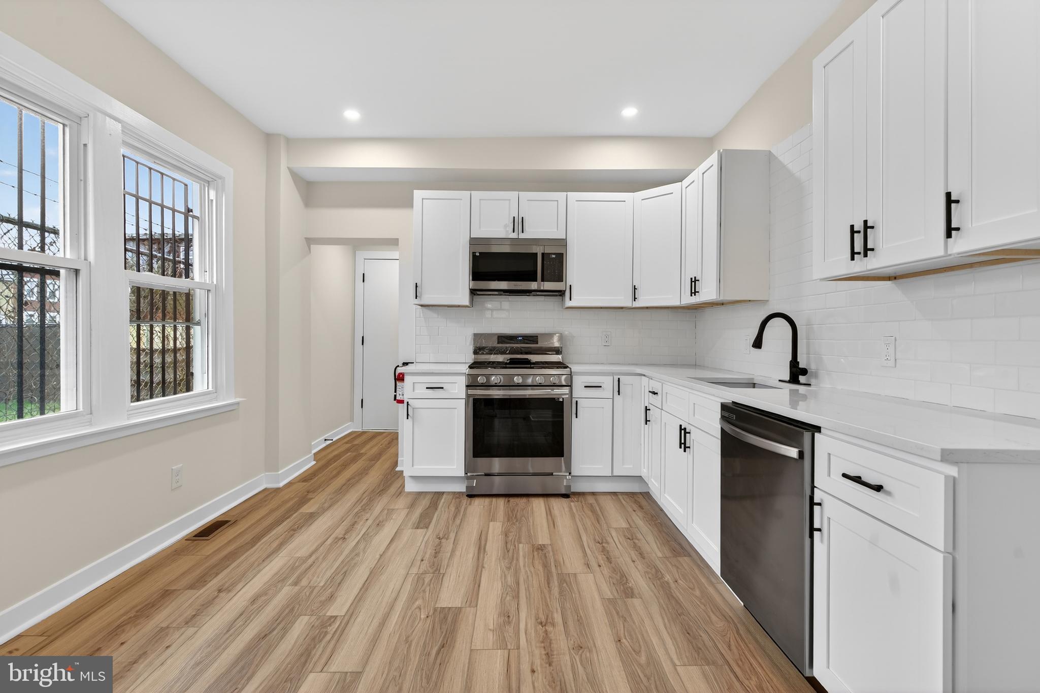 306 Walnut Street Camden, NJ 08103 - Photo 8 of 27