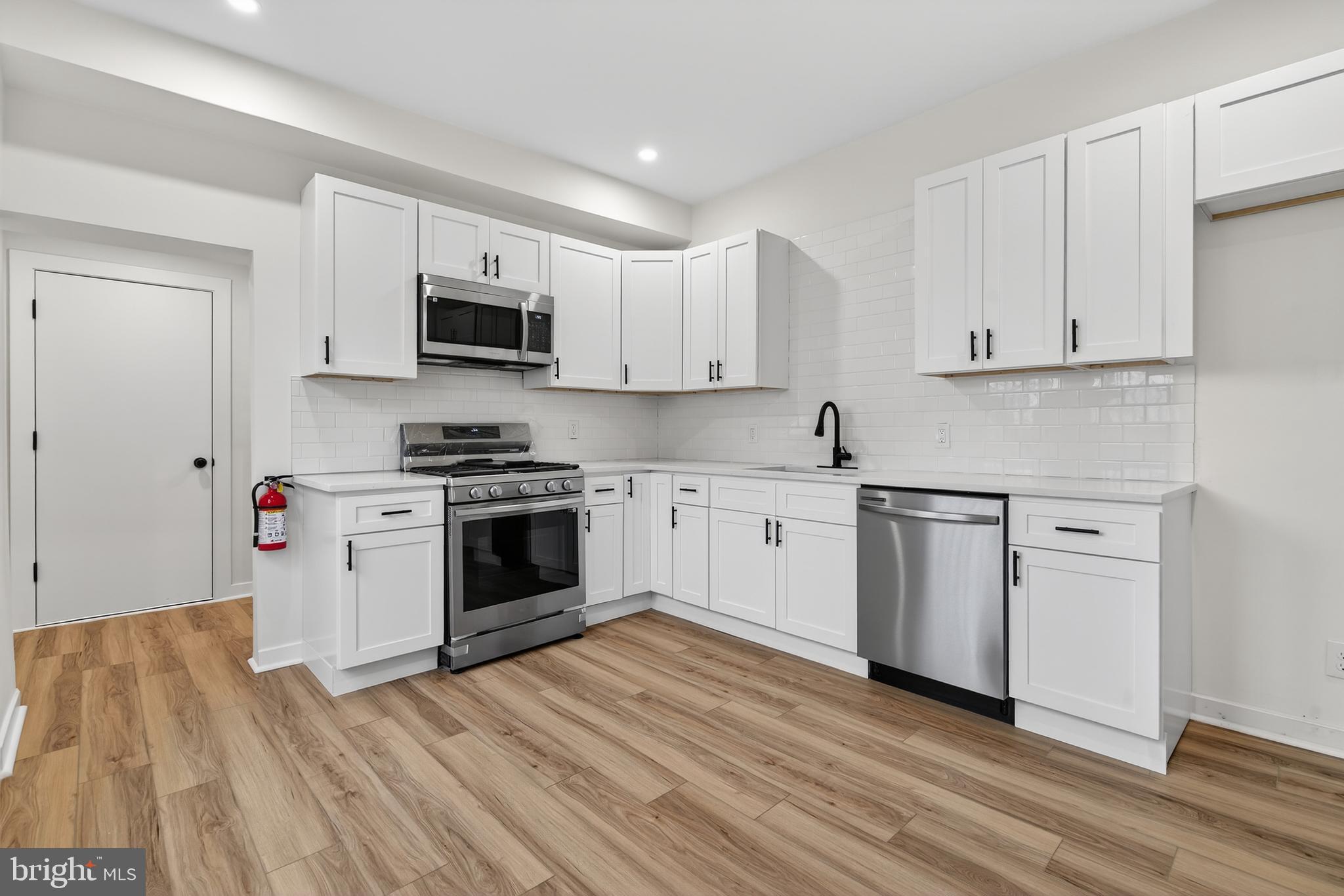 306 Walnut Street Camden, NJ 08103 - Photo 9 of 27