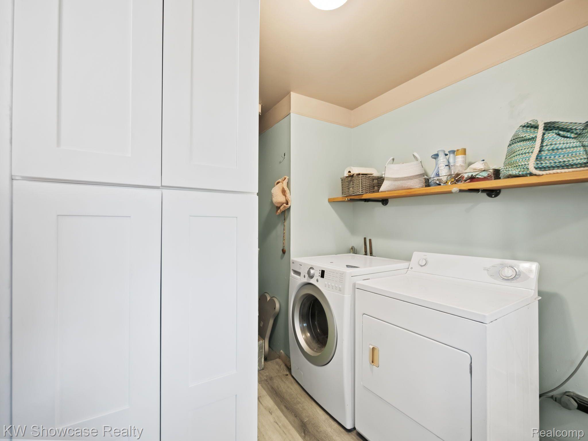 2921 Inman Street Ferndale, MI 48220 - Photo 25 of 25 Landry Room with washer &