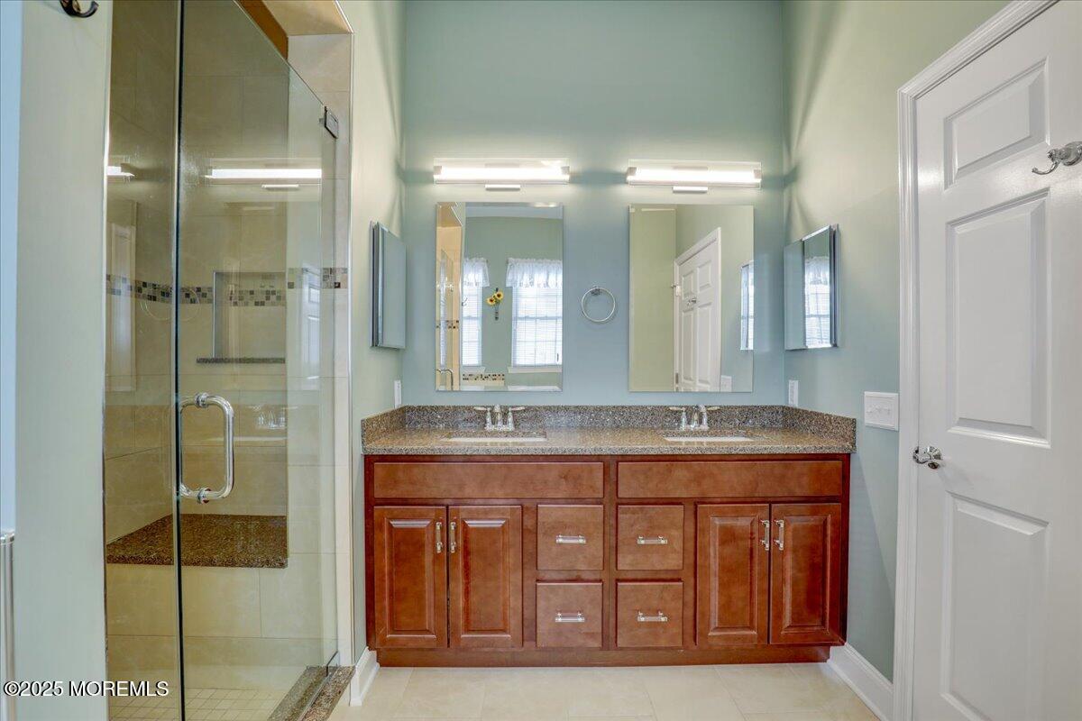 24 Shoal Road Jackson, NJ 08527 - Photo 20 of 43 20-Primary Bathroom