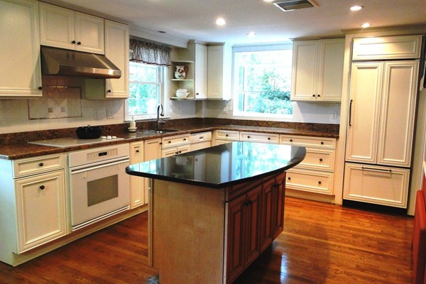 24 Larch Road Wellesley, MA 02482 - Photo 3 of 14