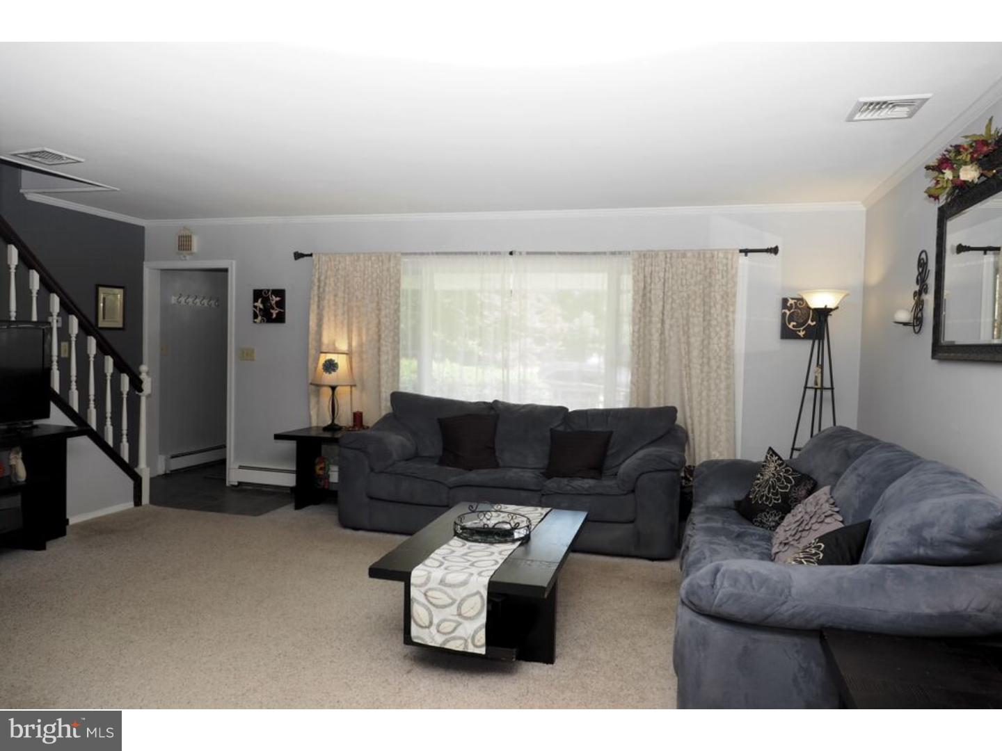 7 Glen Road Levittown, PA 19057 - Photo 4 of 19 Gallery Image 4
