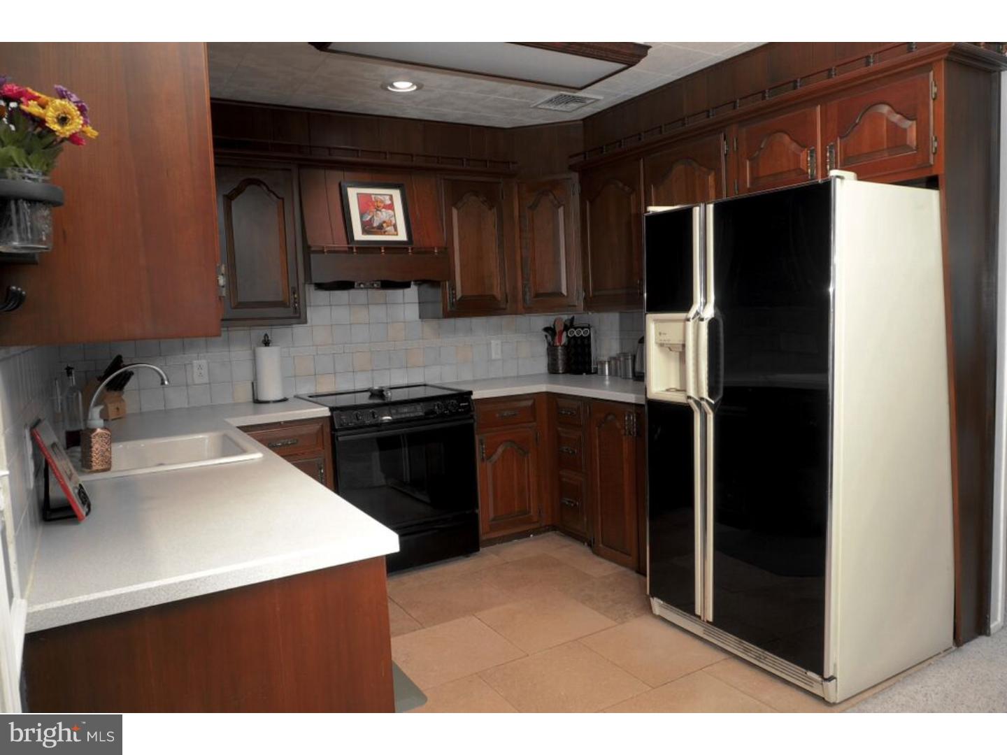 7 Glen Road Levittown, PA 19057 - Photo 6 of 19 Gallery Image 6