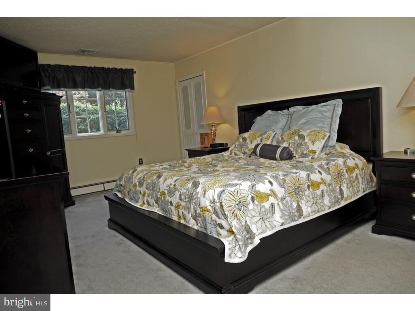 7 Glen Road Levittown, PA 19057 - Photo 8 of 19 Gallery Image 8