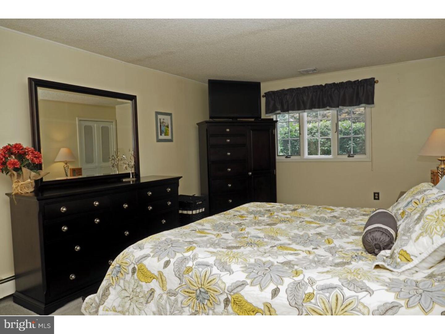 7 Glen Road Levittown, PA 19057 - Photo 10 of 19 Gallery Image 10