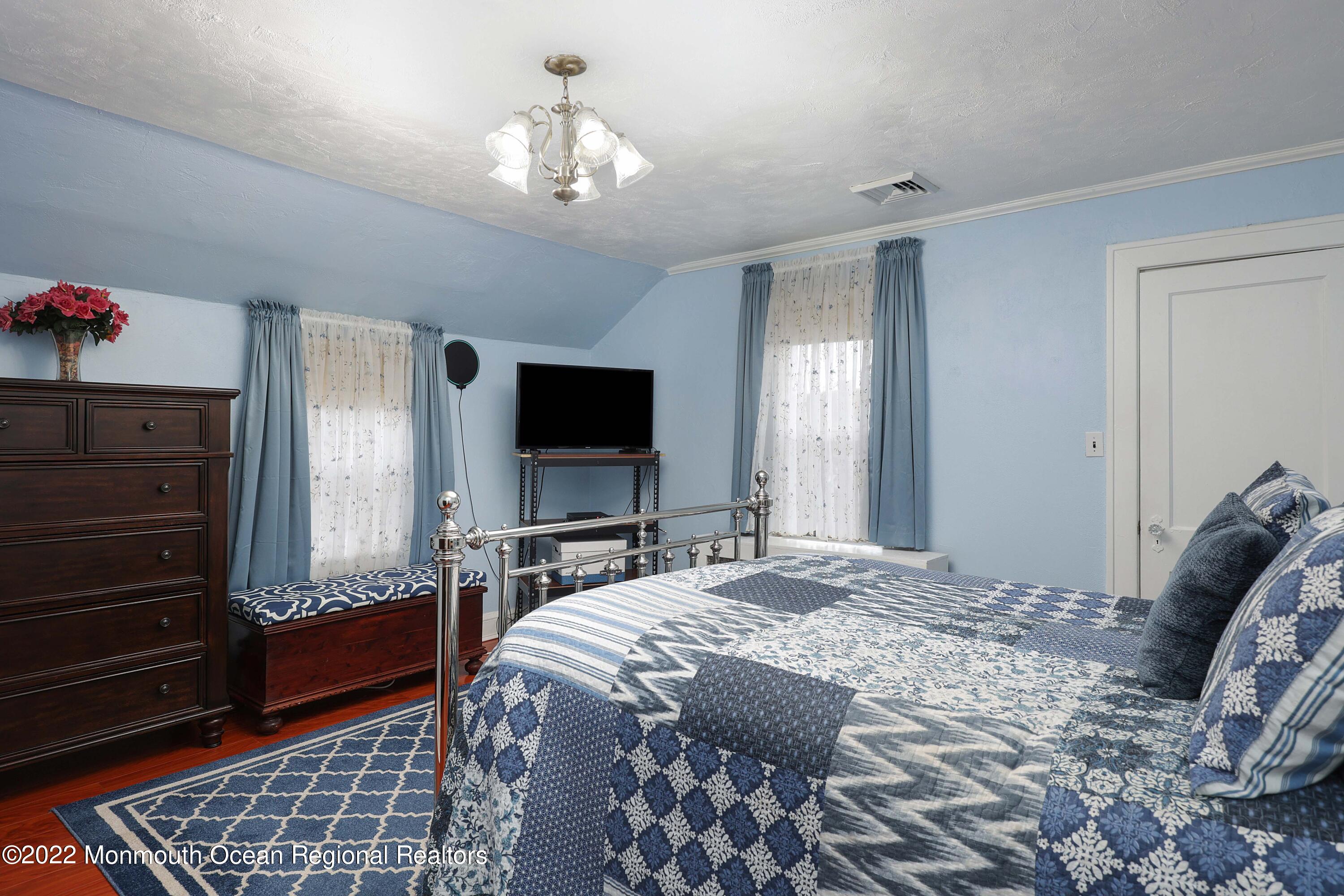 500 Wakefield Road Neptune Township, NJ 07753 - Photo 15 of 34 758A6303