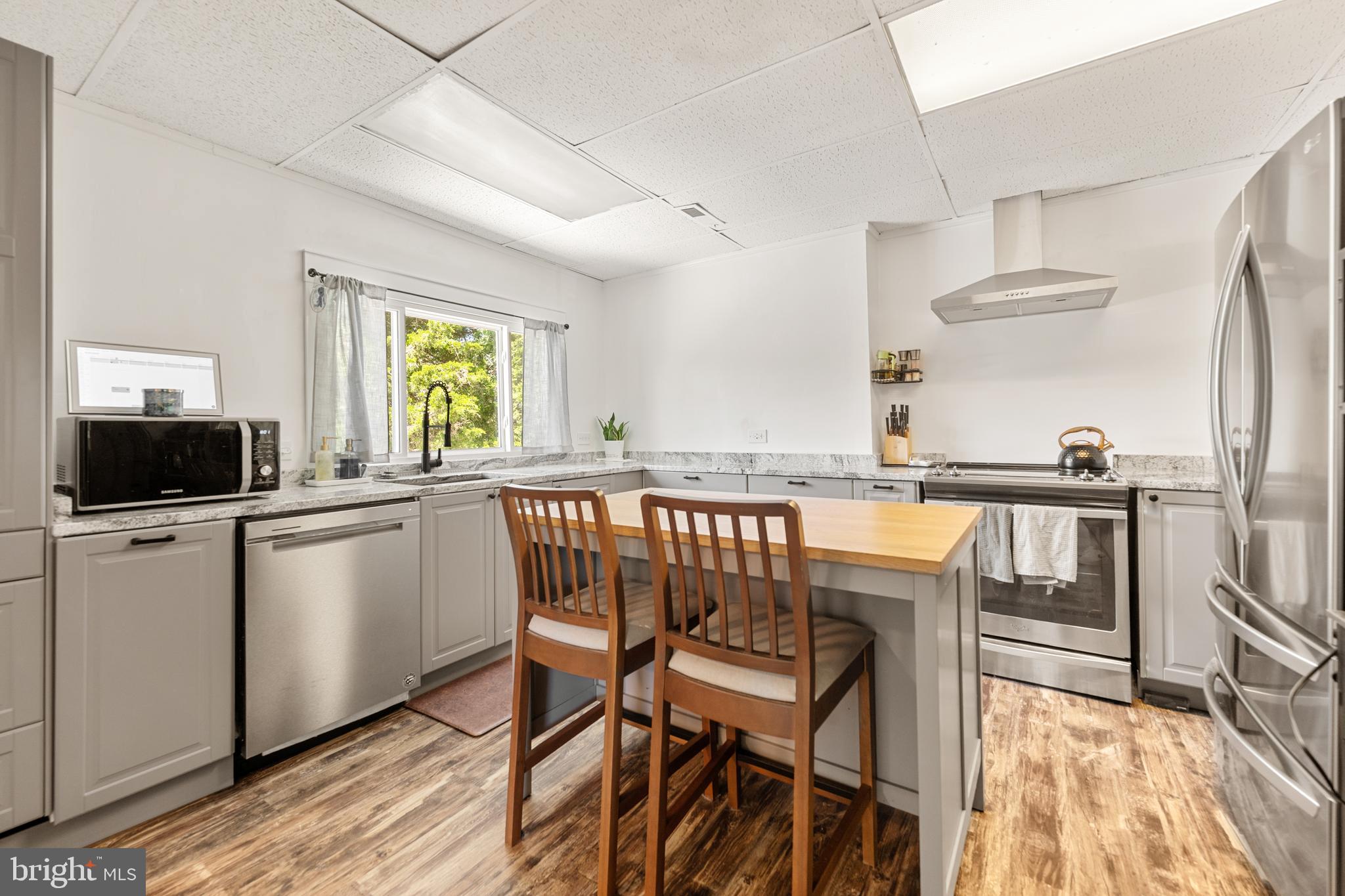 27412 Ridge Road Damascus, MD 20872 - Photo 2 of 32