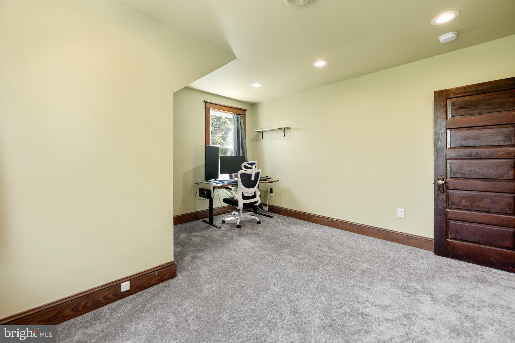 27412 Ridge Road Damascus, MD 20872 - Photo 21 of 32 Bedroom 3