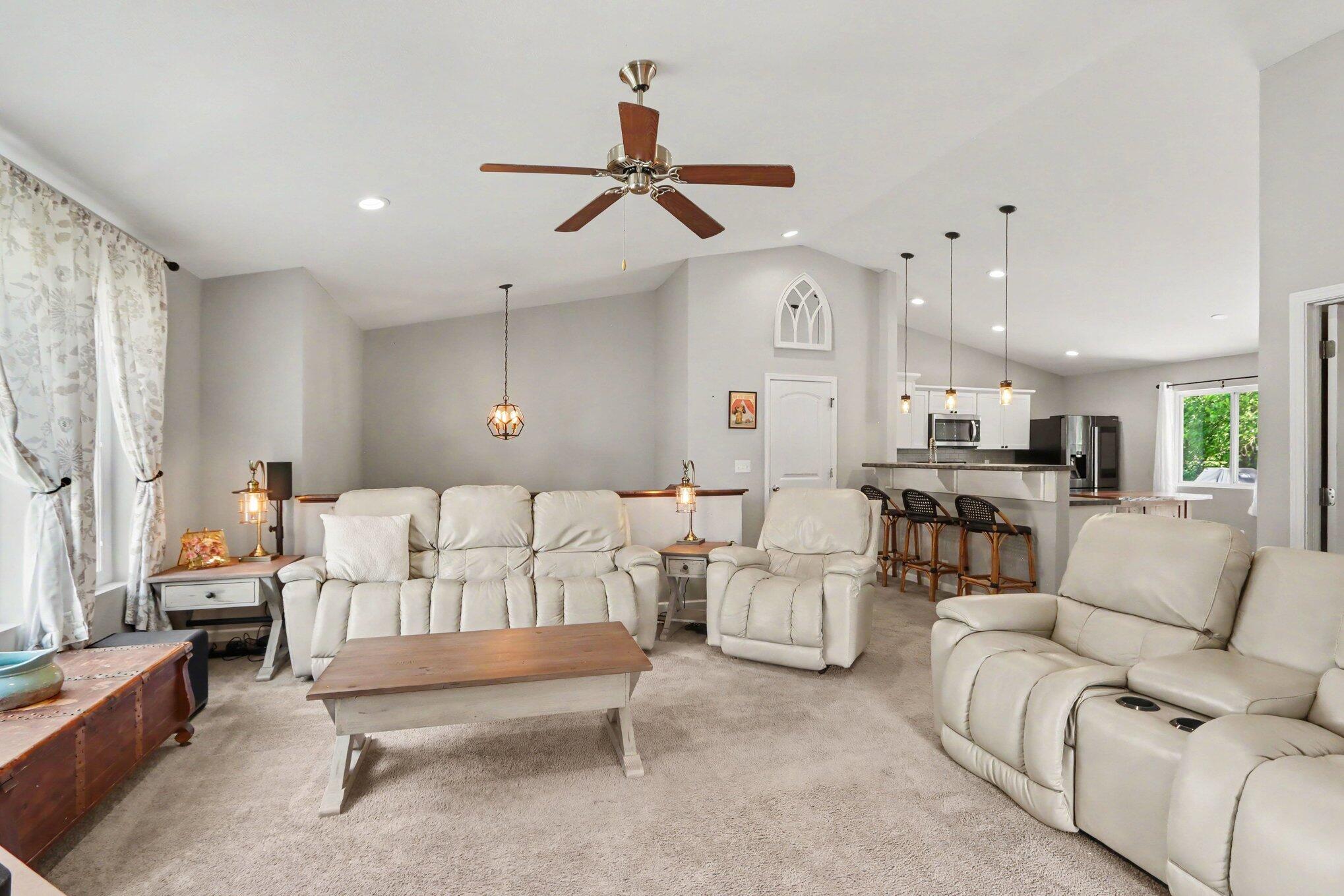 621 Oklahoma Drive Three Rivers, MI 49093 - Photo 4 of 20 004_file_5560