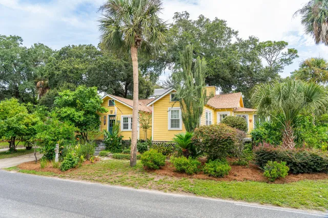 $1,575,000 | 120 West Hudson Avenue, Folly Beach, SC 29439