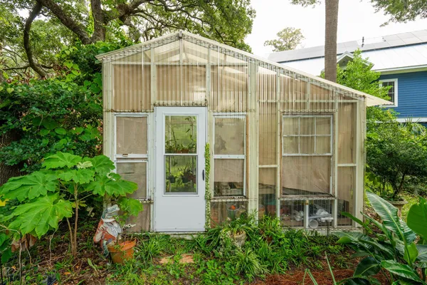 $1,575,000 | 120 West Hudson Avenue, Folly Beach, SC 29439