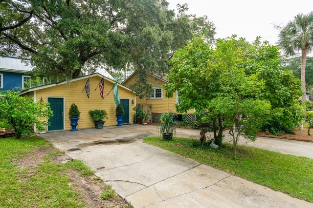 $1,575,000 | 120 West Hudson Avenue, Folly Beach, SC 29439