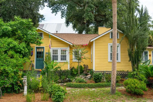 $1,575,000 | 120 West Hudson Avenue, Folly Beach, SC 29439