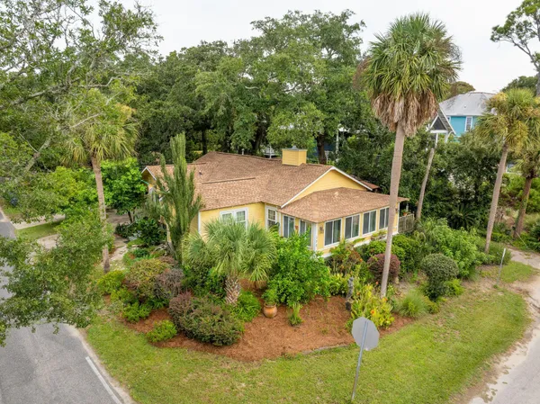 $1,575,000 | 120 West Hudson Avenue, Folly Beach, SC 29439