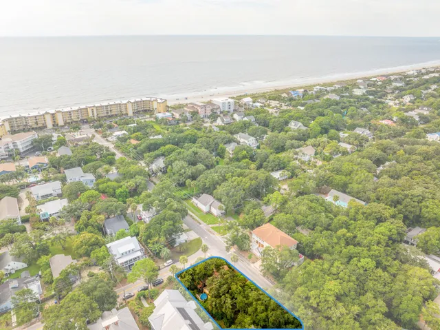 $1,575,000 | 120 West Hudson Avenue, Folly Beach, SC 29439