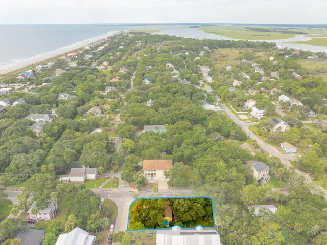 $1,575,000 | 120 West Hudson Avenue, Folly Beach, SC 29439
