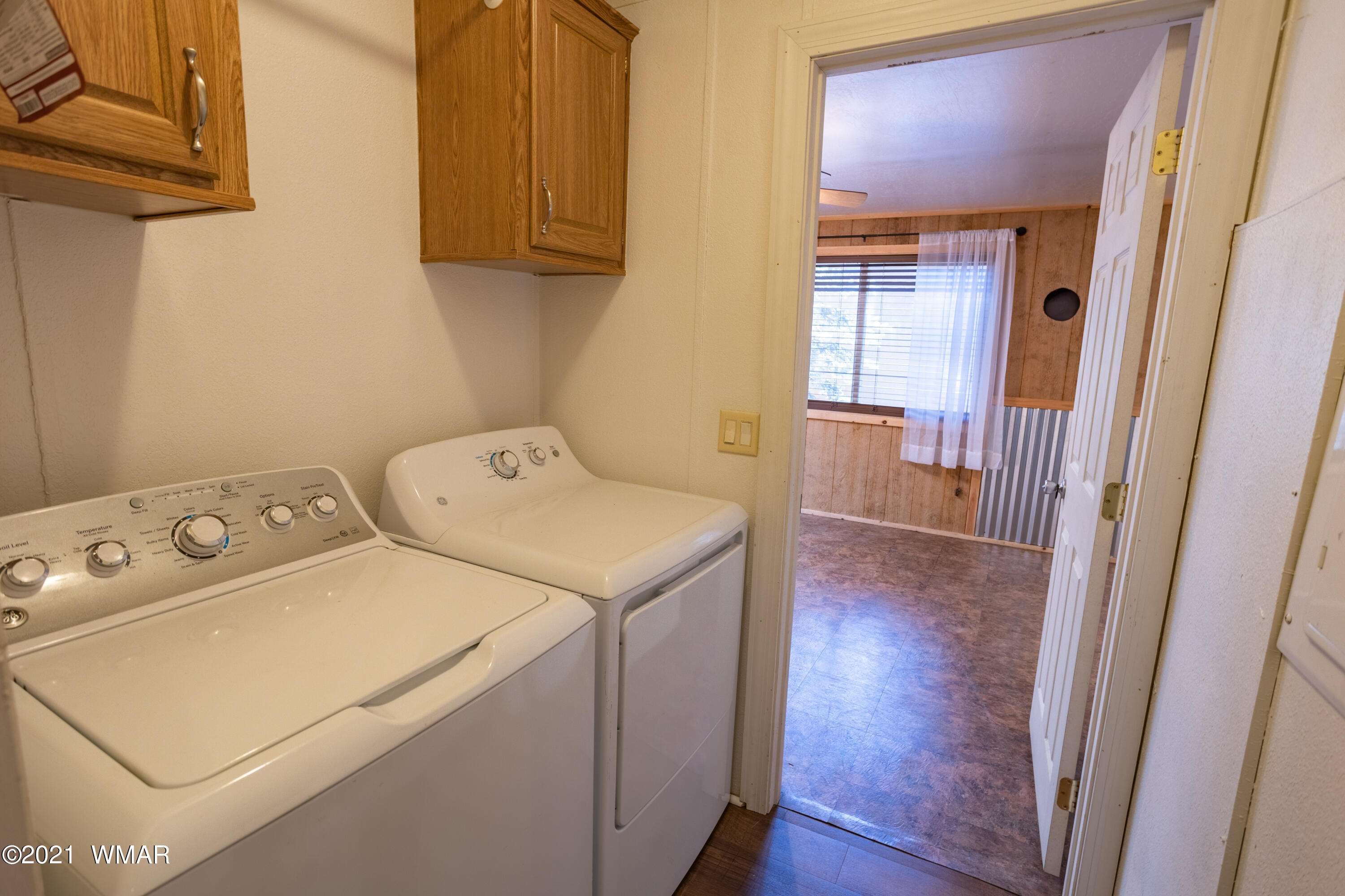 5232 South Blue Ridge Loop Pinetop, AZ 85935 - Photo 17 of 18 a utility room with dryer and washer