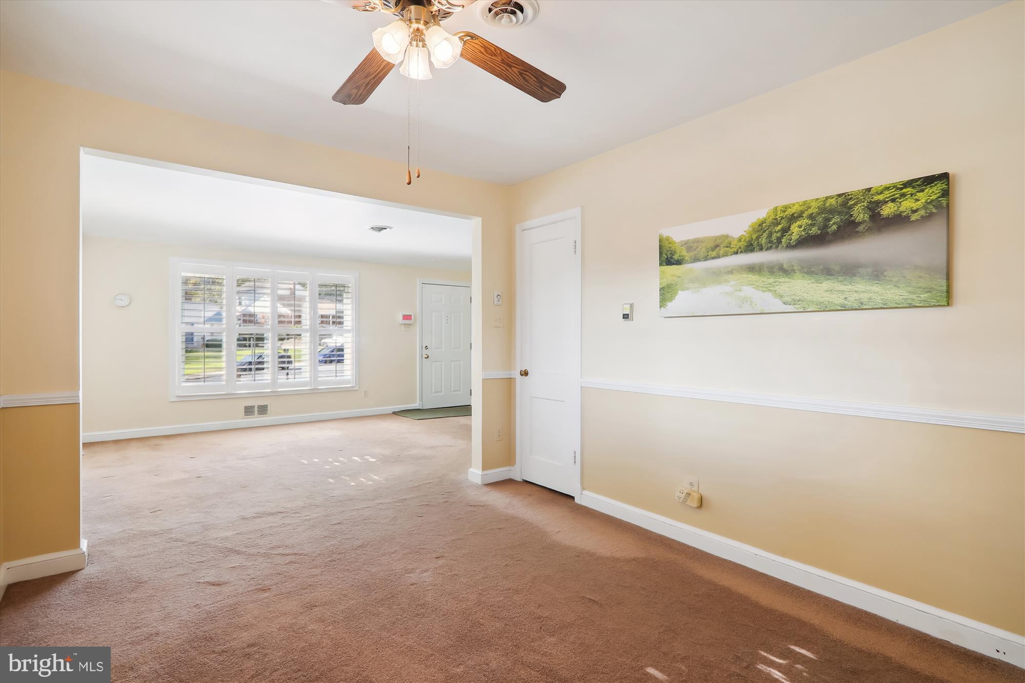 2205 Prichard Road Silver Spring, MD 20902 - Photo 7 of 37 Great Entertainment Flow