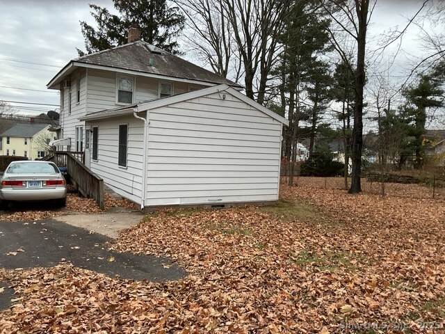 42 Saybrook Road Middletown, CT 06457 - Photo 3 of 4