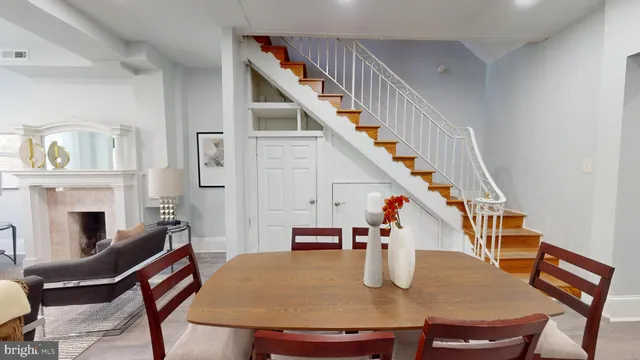 a view of livingroom and furniture