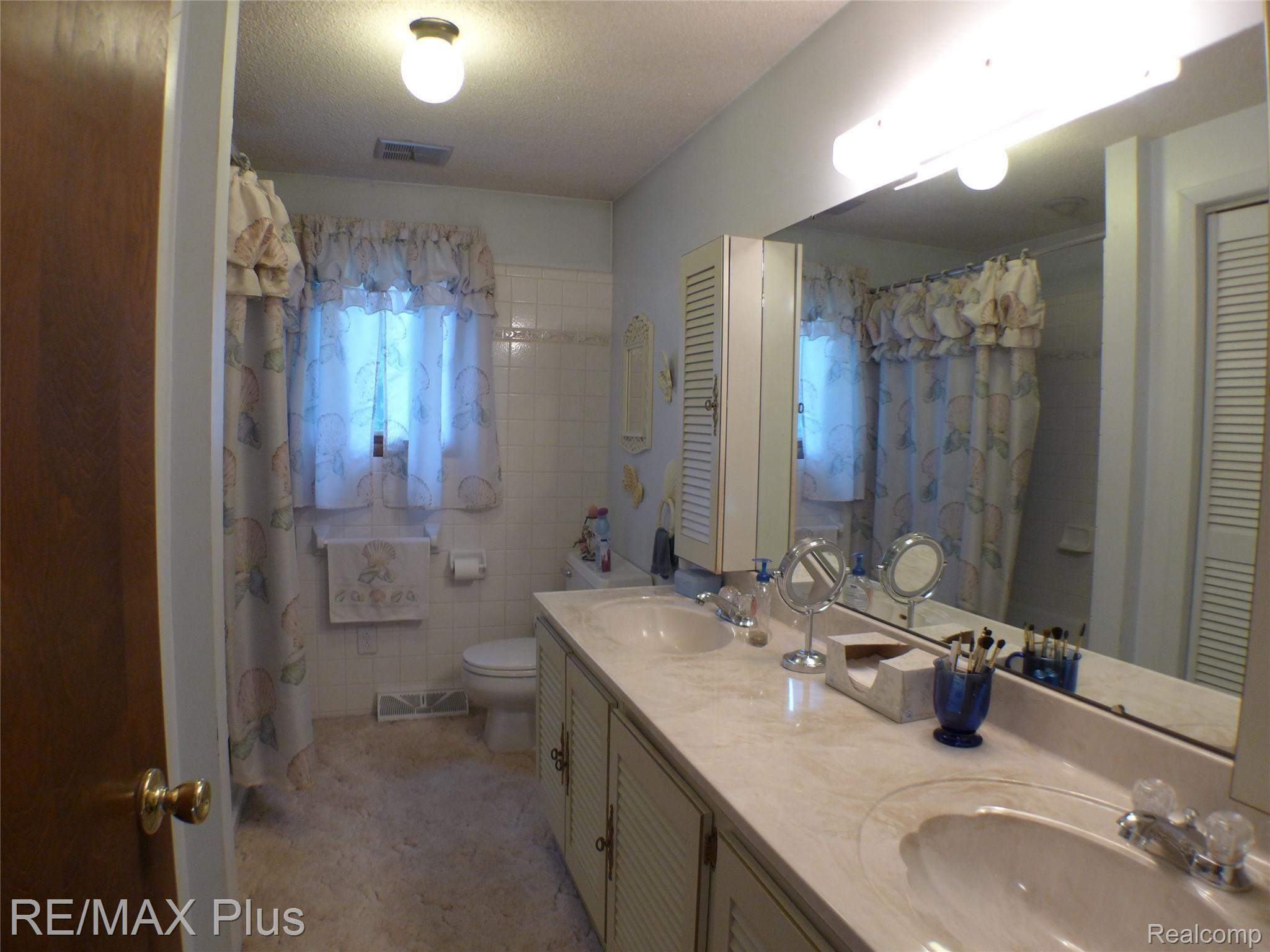 2096 West Snover Road Mayville, MI 48744 - Photo 24 of 42 P1050022.JPG