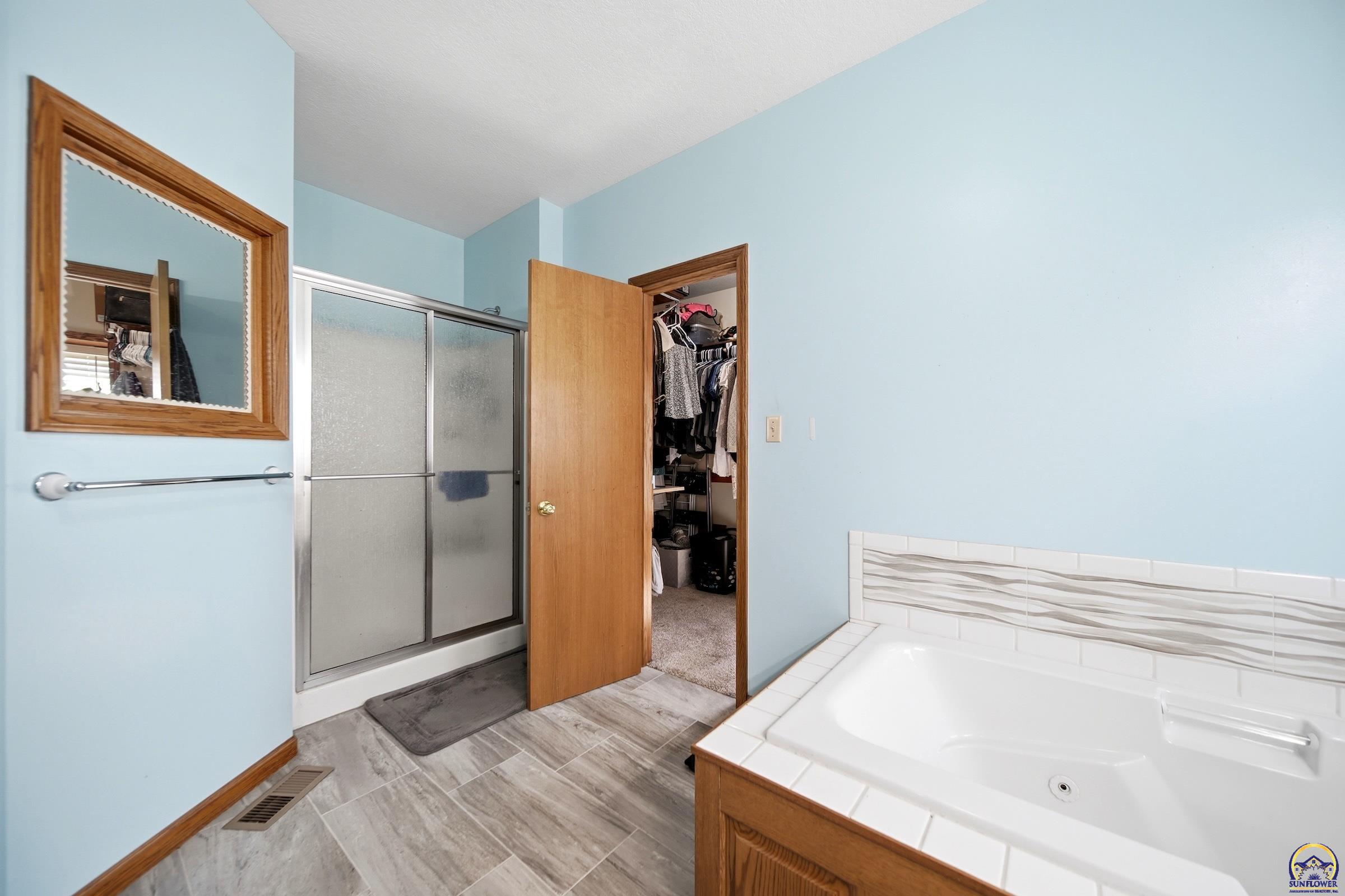 5919 Northeast Shaffer Road Topeka, KS 66617 - Photo 24 of 52
