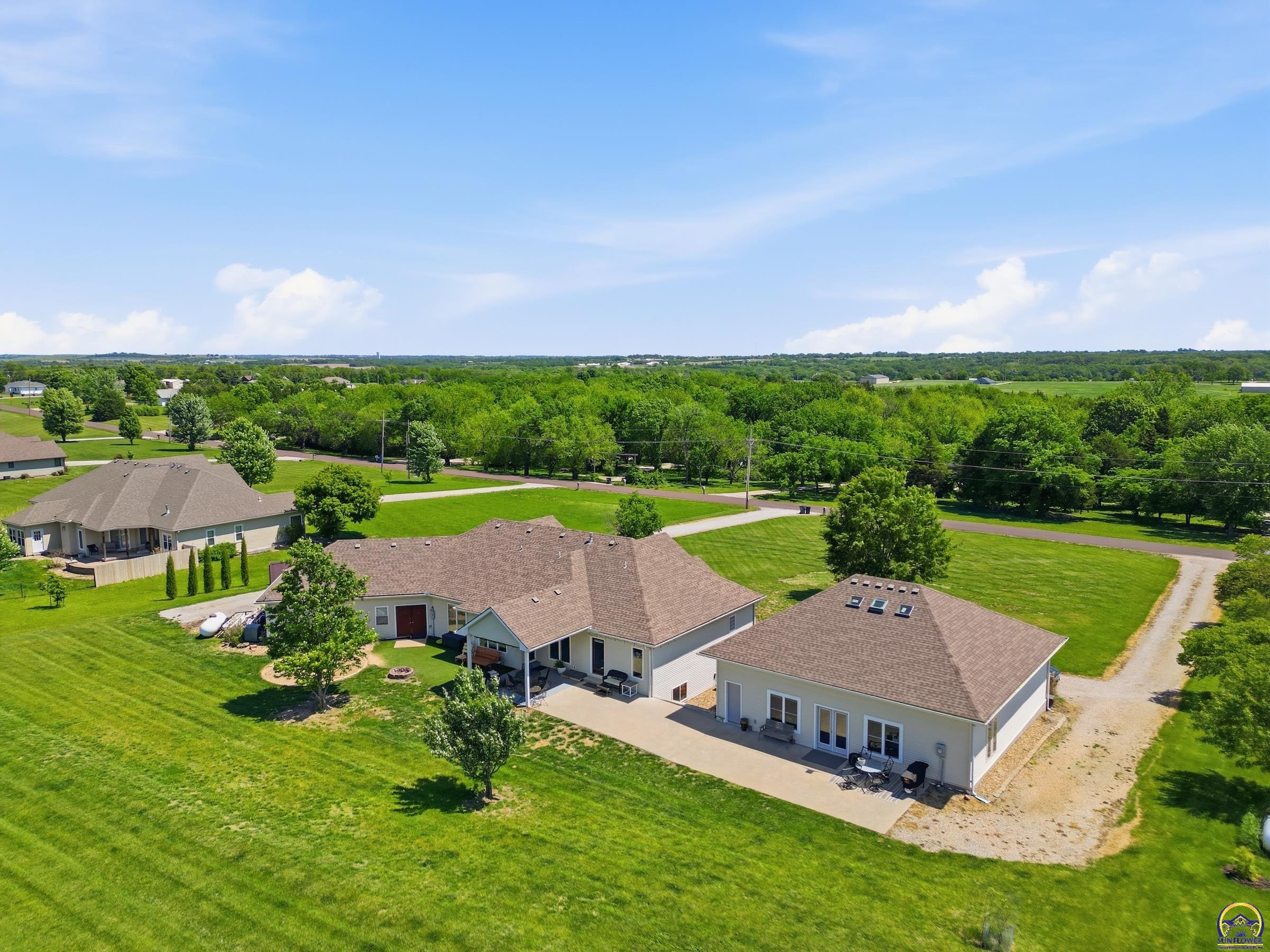 5919 Northeast Shaffer Road Topeka, KS 66617 - Photo 6 of 52