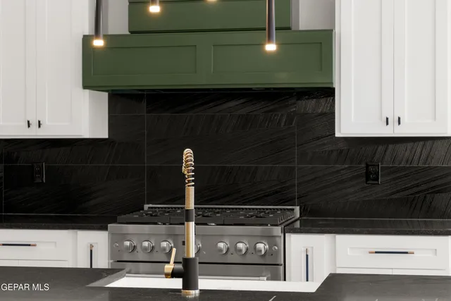 $698,000 | 5440 Doug Allan, El Paso, TX 79932